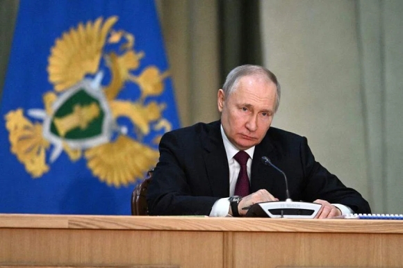 1 Putin Nga Dang Doi Mat Voi Cuoc Chien Trung Phat