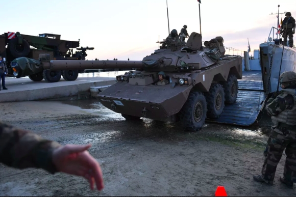 1 Xe Boc Thep Amx 10 Rc Cua Phap Den Ukraine Ba Lan Bat 9 Gian Diep Pha Vu Khi