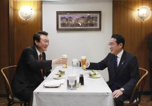 1 Lanh Dao Han   Nhat Giai Quyet Nhieu Bat Dong Sau Man Nang Bia O Tokyo