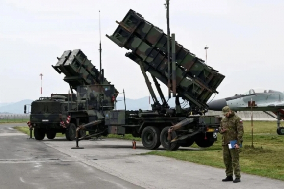 1 My Chuyen He Thong Ten Lua Patriot Xe Tang Abrams Cho Ukraine Som Hon Du Kien
