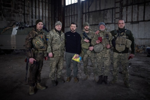 1 Ong Zelensky Tham Luc Luong Ukraine Gan Bakhmut