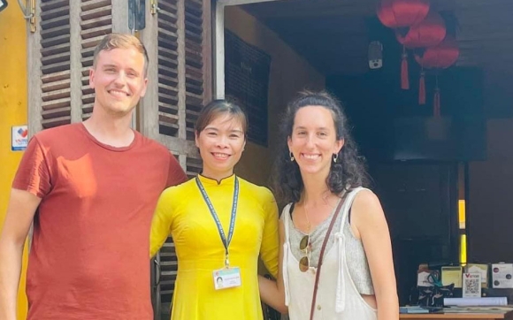 2 Hoi An Thu Phi Khach Tham Quan Co Tham Bat Bo Mam