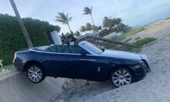 1 Ba Cu Lai Rolls Royce Huc Do Buc Tuong 3 Trieu Usd