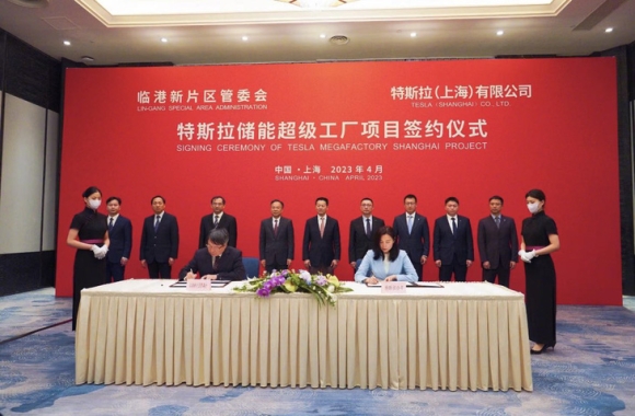 1 Elon Musk Tham Trung Quoc Tesla Xay Nha May Thu Hai Tai Thuong Hai