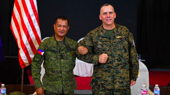 1 My   Philippines Tap Tran Lon Nhat Trong 30 Nam Lan Dau Ban Dan That O Bien Dong