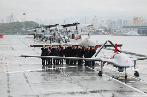 2 Tho Nhi Ky Trinh Lang Sieu Tau San Bay Danh Rieng Cho Uav Tan Cong