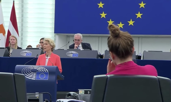 1 Ba Von Der Leyen Nhac Lai Quan Diem Ve Dai Loan Khac Voi Ong Macron
