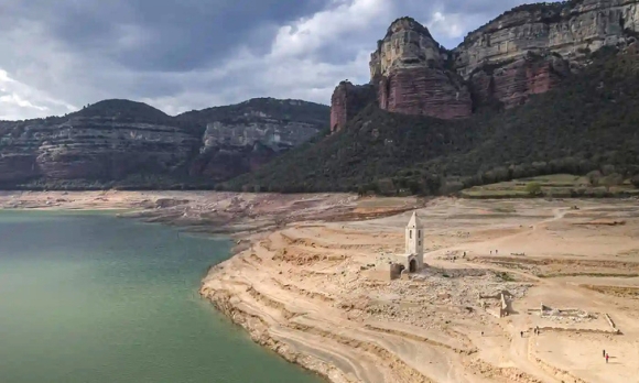 1 Nong Dan Chau Au Khung Hoang Vi Nang Han