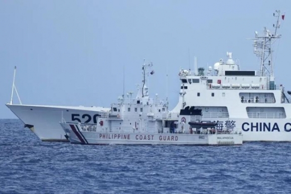 1 Trung Quoc Chan Tau Tuan Tra Cua Philippines O Bien Dong