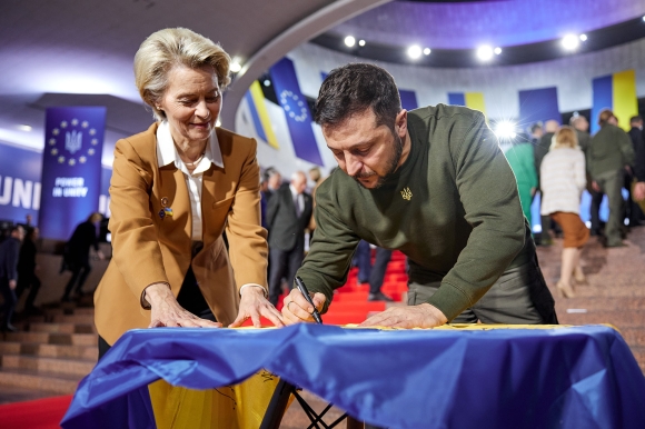 2 Ukraine Chiem Loi The Truoc Nga Tai Kherson Eu Vien Tro Them Cho Kiev