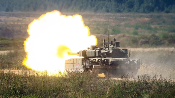 1 Xe Tang T 90m Cua Nga Tham Hoa Chien Truong O Ukraine
