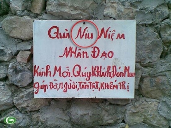 1 Anh Bien Quang Cao Sai Chinh Ta Khien Dan Mang Cuoi Lan Lon
