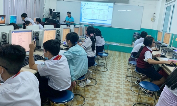 1 363 Ti Mua May Tinh Bang Cho Hoc Sinh Nam Im Suot 1 Nam Gia Lai De Xuat Gi
