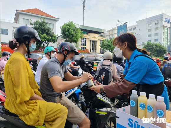 1 Cong Viec Nao Tai Tphcm Dang Huong Luong Theo Gio Cao Nhat