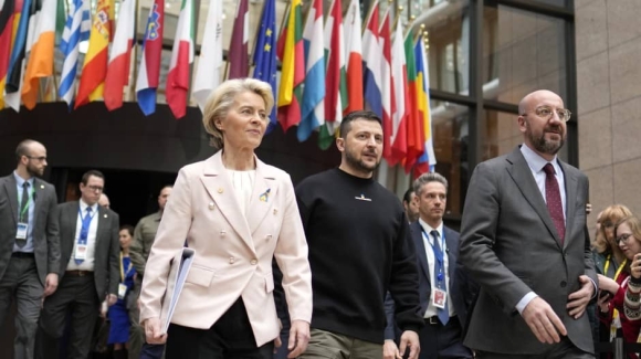 2 Tong Thong Ukraine Keu Goi Eu Day Nhanh Cong Tac Chuyen Giao Dan Phao