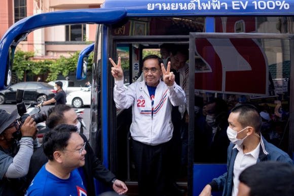 2 Bau Cu Thai Lan Duong Kim Thu Tuong Dua Voi Ti Phu Va Hau Due Ong Thaksin