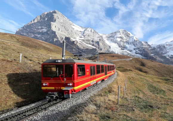 2 Nha Ga Xe Lua Jungfraujoch  Noc Nha Chau Au Tai Thuy Si