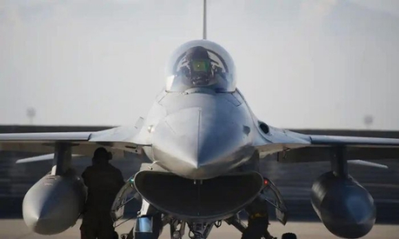 1 Ong Biden Ung Ho Huan Luyen Linh Ukraine Lai Chien Dau Co F 16