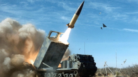 1 My Can Nhac Gui Ten Lua Tam Xa Atacms Cho Ukraine
