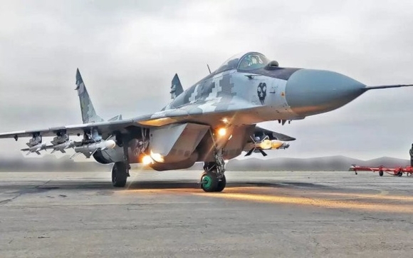 6 Ukraine Gay Bat Ngo Lon Khi Tich Hop Ten Lua Storm Shadow Vao May Bay Su 24m