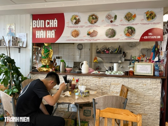 6 Ben Trong Cho Viet Lon Nhat Chau Au Co Gi