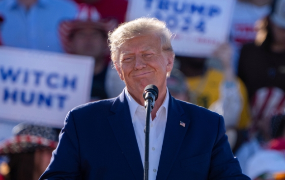 1 Ong Donald Trump Khang Dinh Khong Tu Bo Tranh Cu