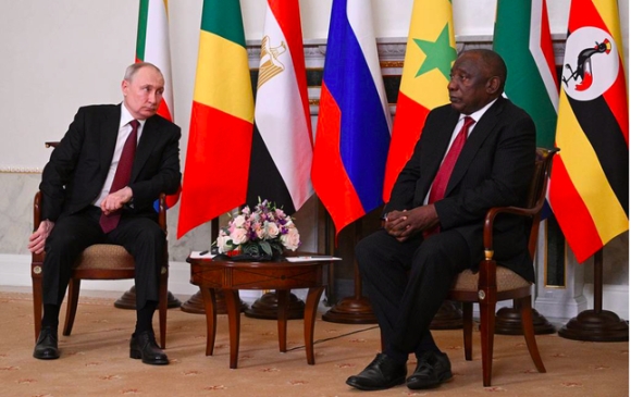 1 Gao Nuoc Lanh Danh Cho Cac Nguyen Thu Chau Phi Khi Doi Thoai Voi Putin
