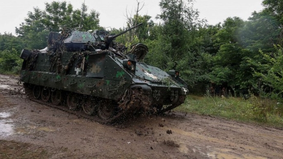 2 Thiet Giap Bradley Cua My Duoc Khen O Ukraine