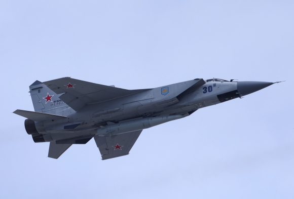 1 Tiem Kich Mig 31 Nga Roi Khi Bay Huan Luyen