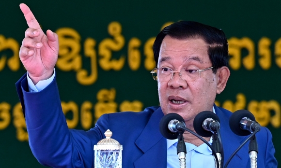 1 Ong Hun Sen Se Giam Sat Dinh Huong Cua Chinh Phu Moi
