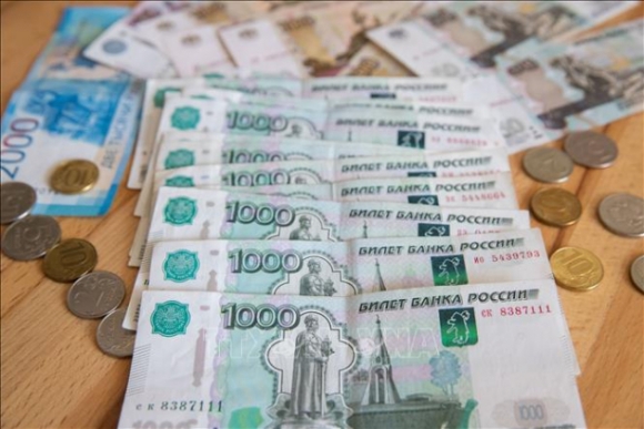 1 Nga Dong Ruble Giam Xuong Muc Thap Nhat Trong Hon 16 Thang