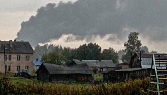 1 Drone Ukraine Tan Cong San Bay Quan Su O Nga Mot May Bay Chien Dau Bi Hu Hai