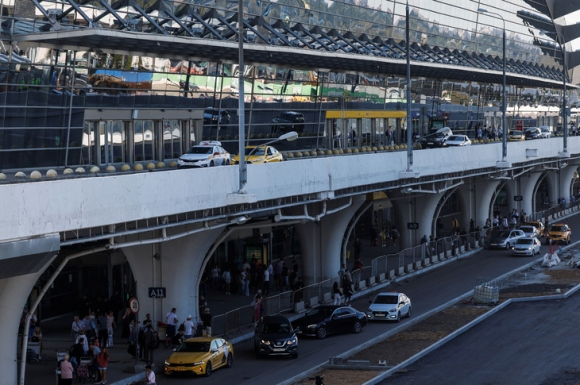 1 Nga Dong Khong Phan Phia Tren 3 San Bay Lon Nhat O Matxcova