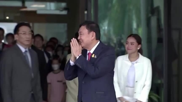3 15 Nam Song Luu Vong Cua Ong Thaksin