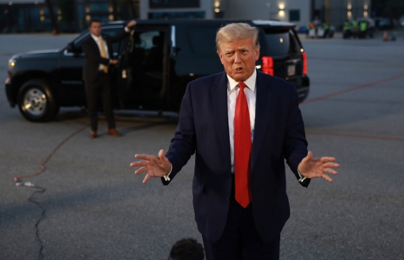 1 Trump Dau Hang Tai Nha Tu Atlanta