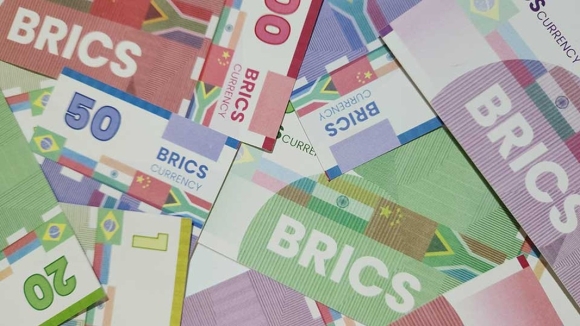 4 Ngay Dong Tien Chung Cua Khoi Brics Soan Ngoi Usd Van Con Rat Xa
