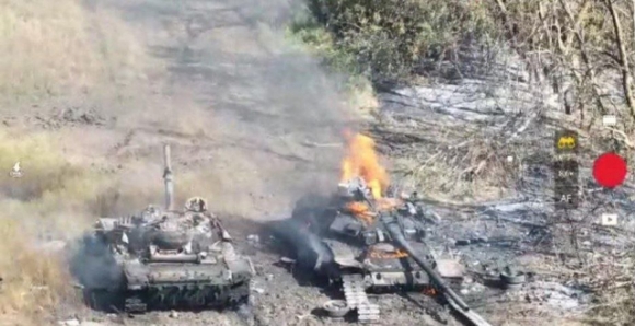 1 Ukraine Thieu Rui Cung Luc 2 Xe Tang Nga Moscow Bat Ngo Rut Sieu Tang Armata Khoi Chien Truong
