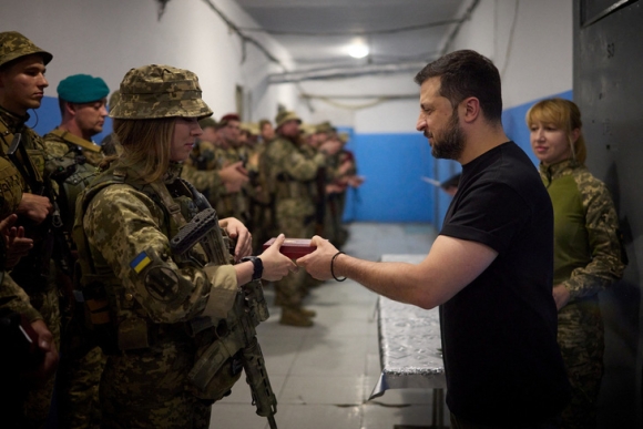 2 Ukraine Tuyen Bo Tai Chiem Nhieu Lanh Tho Ong Zelensky Tham Tien Tuyen Donetsk