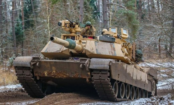 1 Xe Tang Hang Nang Abrams Dau Tien Cua My Da Co Mat O Ukraine