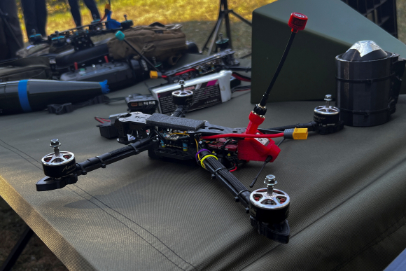 2 Ukraine Chay Dua Tu Chu Linh Kien Uav Sau Khi Trung Quoc Siet Xuat Khau