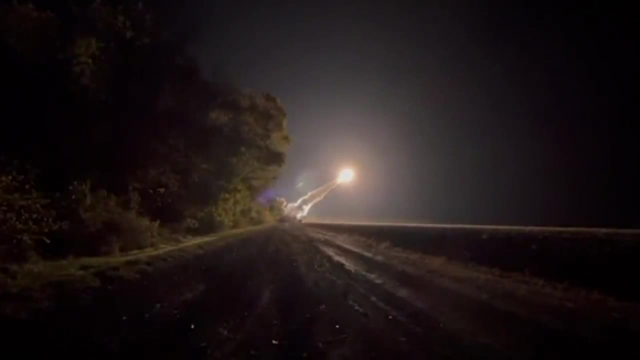 1 Ukraine Lan Dau Dang Video Khai Hoa Ten Lua Atacms Pha Huy 9 Truc Thang Nga
