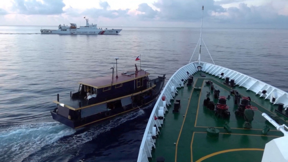 1 Philippines Trieu Dai Su Trung Quoc Phan Doi Vu Va Cham Tren Bien Dong