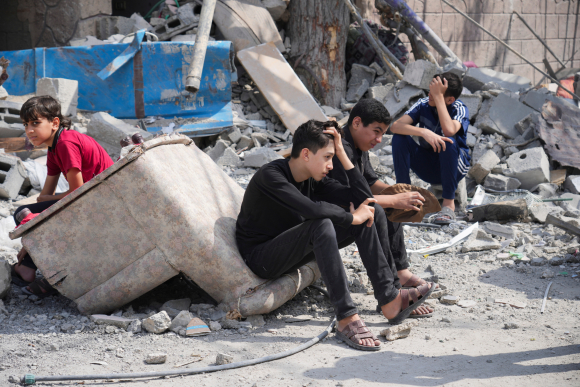 2 Tre Em Gaza Chiu Ac Mong Tam Ly Duoi Mua Bom Bao Dan
