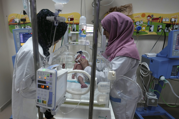 1 Benh Vien Gaza Dan Can Dien Tre So Sinh Lam Nguy