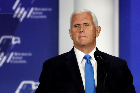 1 Ong Mike Pence Tu Bo Tranh Cu Tong Thong My