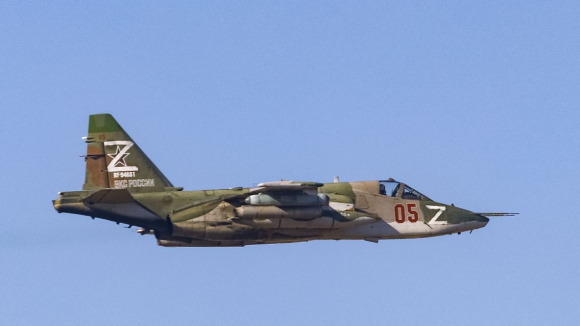 4 Ukraine Vui Mung Nga Rut Quan Sau Khi Bi Tan Cong Bang Bom Chum Atacms
