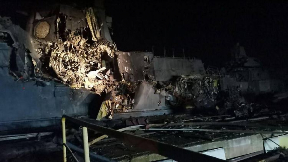 2 Ukraine Tuyen Bo Da Tan Cong Tau San Bay Mang Ten Lua Hanh Trinh Hoan Toan Moi Cua Nga Truoc Khi No Co Co Hoi Chien Dau