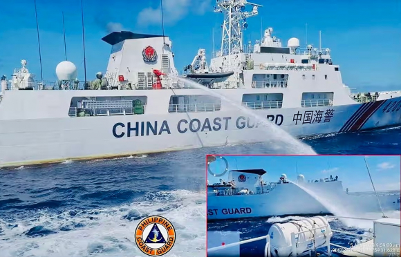 1 Philippines Cao Buoc Hai Canh Trung Quoc Phun Voi Rong Vao Tau Tiep Van