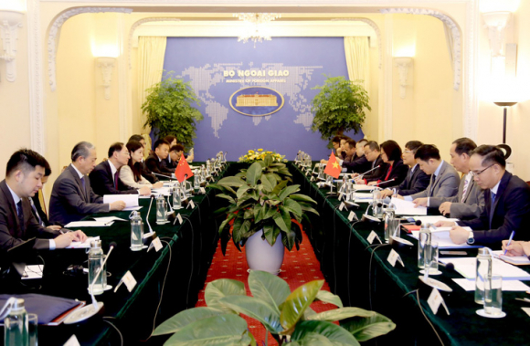 1 Viet   Trung Sap Co Duong Day Nong Ve Vu Viec Dot Xuat Cua Hoat Dong Nghe Ca