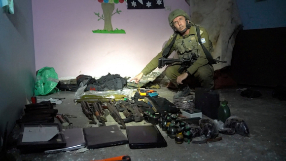 2 Israel Cong Bo Hinh Anh Noi Hamas Nghi Giau Vu Khi Va Con Tin O Gaza